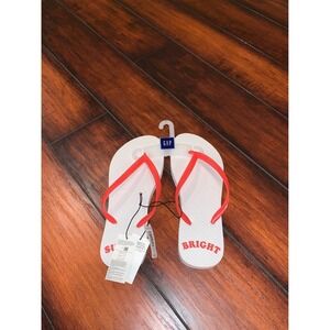 NWT GAPTRAVEL  Women's Flip Flops white & RED SANDALS Size 6 RETAIL $18